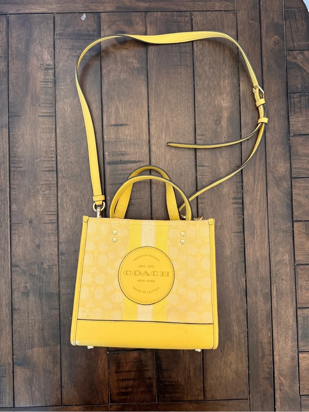 Coach Dempsey Tote 22” Signature C Jacquard Yellow Double Handle Shoulder Purse - Picture 3 of 15